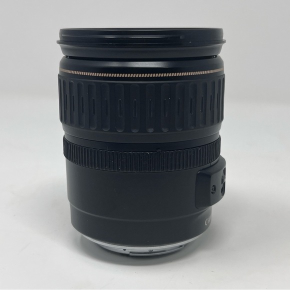 Canon EF 28-135mm f/3.5-5.6 USM Standard Zoom Lens for Canon SLR - Picture 4 of 8